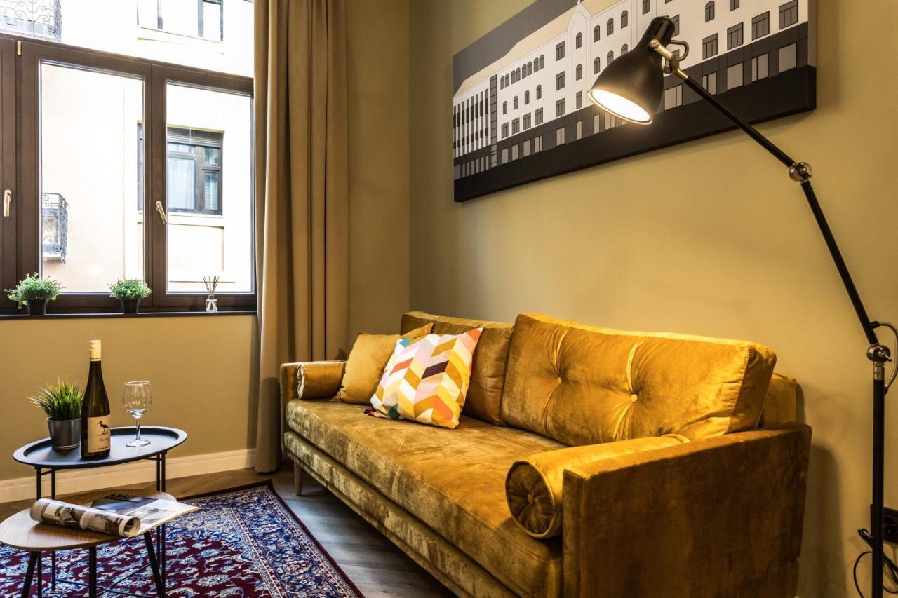 M15 Apartment Pécs Buitenkant foto