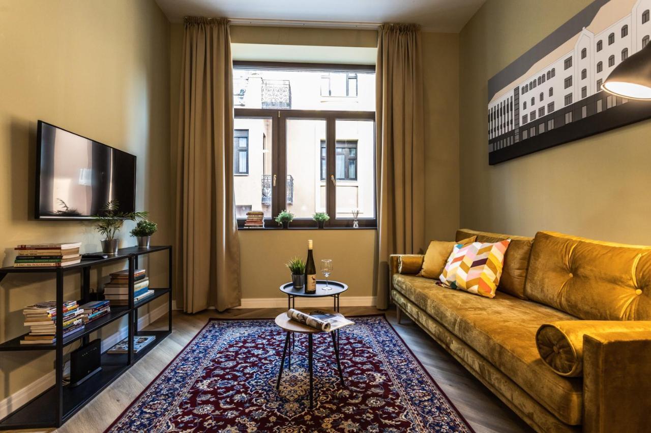 M15 Apartment Pécs Buitenkant foto